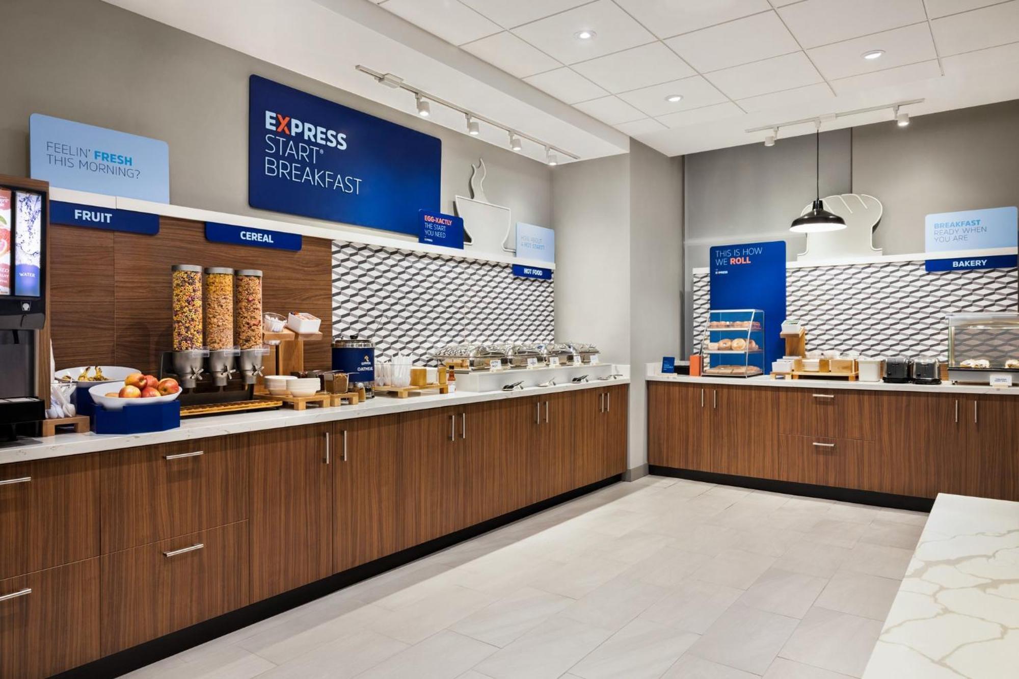 Holiday Inn Express - Strathroy By Ihg Extérieur photo