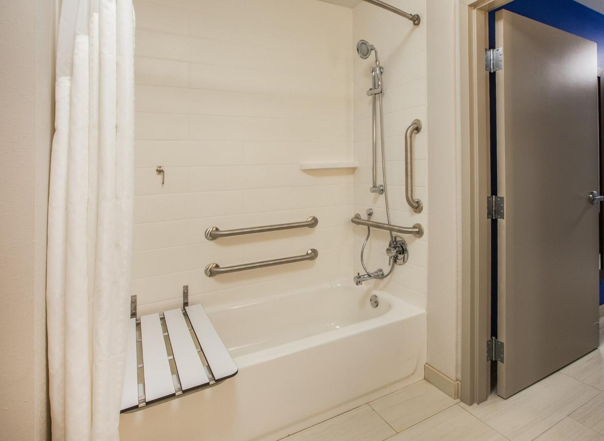 Holiday Inn Express - Strathroy By Ihg Extérieur photo